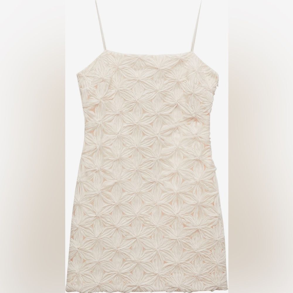 ASTR THE LABEL LACE 3D FLORAL PATTERN MINI DRESS SIZE XS FITS A SMALL BRIDAL - Picture 3 of 10